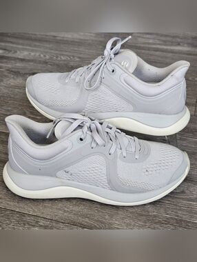 B9 Lululemon Chargefeel Size 7.5 Low Women's Shoes Gray White Workout Gym